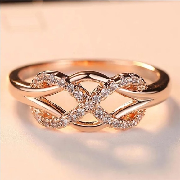 ❤️ABSOLUTELY GORGEOUS VINTAGE ROSE GOLD INFINITY RING❤️SIZE 7-10❤️ - Picture 2 of 5